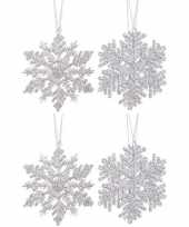4x kersthangers figuurtjes zilveren kerst sneeuwvlok ster 12cm glitter