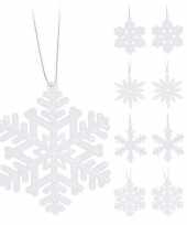 8x kersthangers figuurtjes witte kerst sneeuwvlok ster 10 cm glitter
